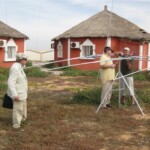Don't wast your time, boys!
Jean 5T0JL is inspecting the antenna buidling process (Jurek SP3GEM and Jan SP3CYY)